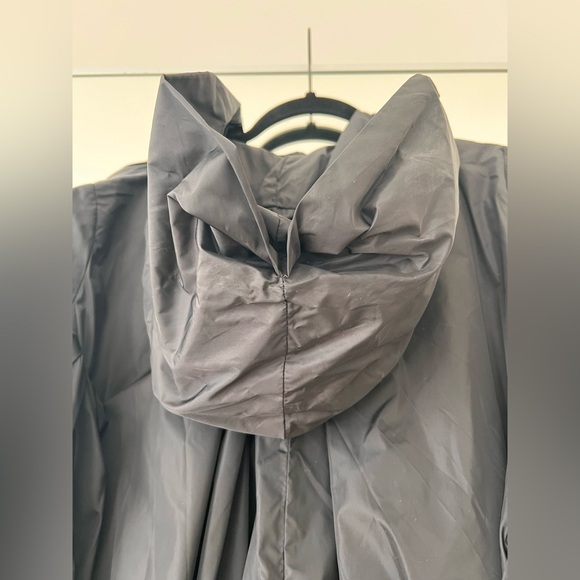 NWOT - Aakasha Hooded Maxi Raincoat Size M - Picture 10 of 16